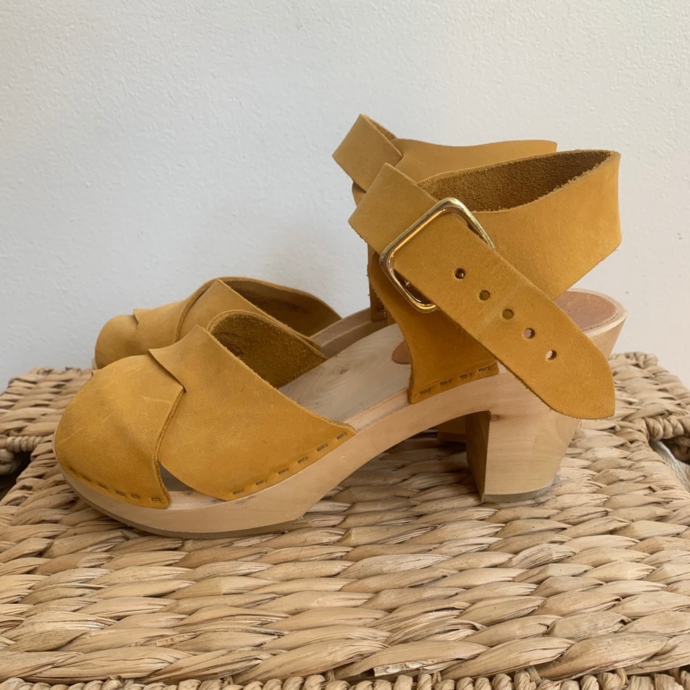 Bryr Emma Cross Toe High Heel 8 Saffron